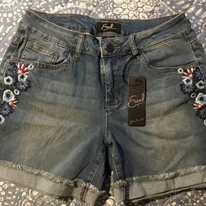Earl Jeans Embroidered Shorts (8)